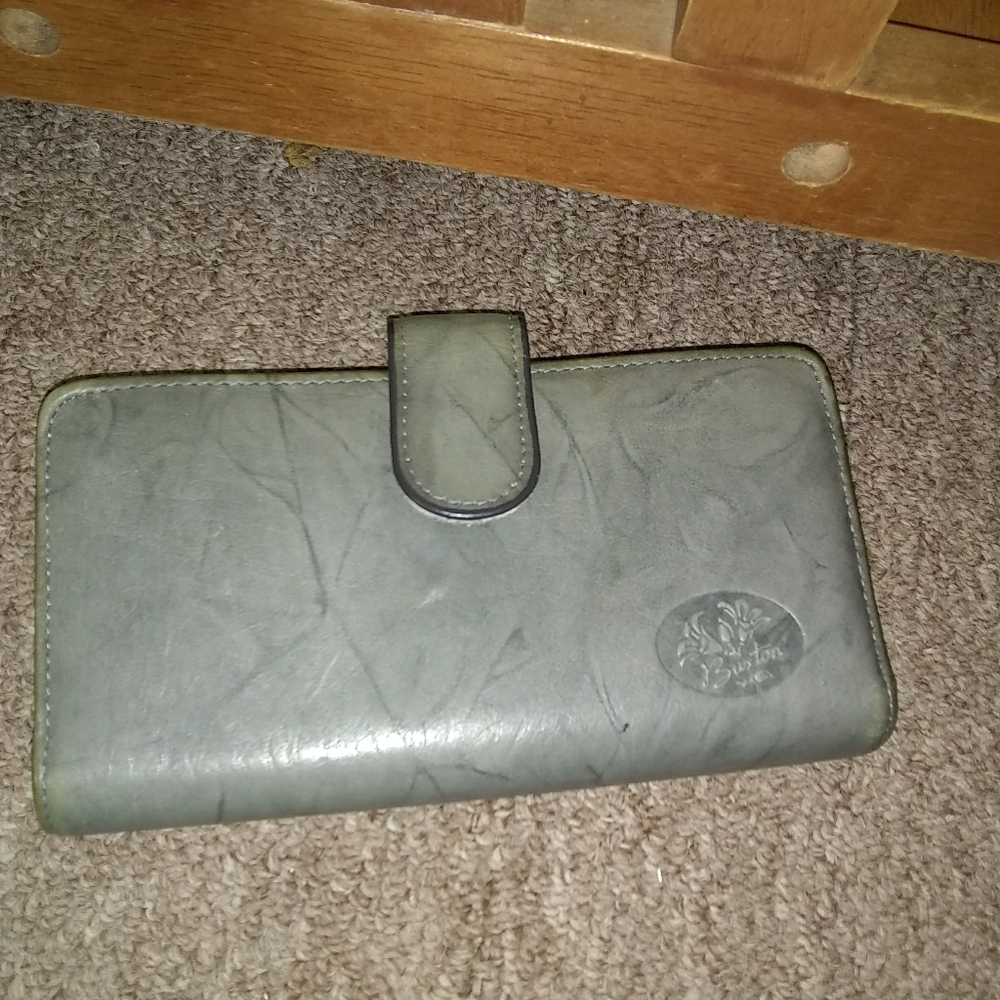 Buxton hand purse